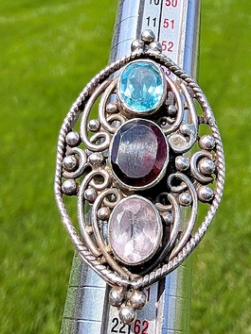 Three Stone Ornate Ring in Sterling Silver US 8
